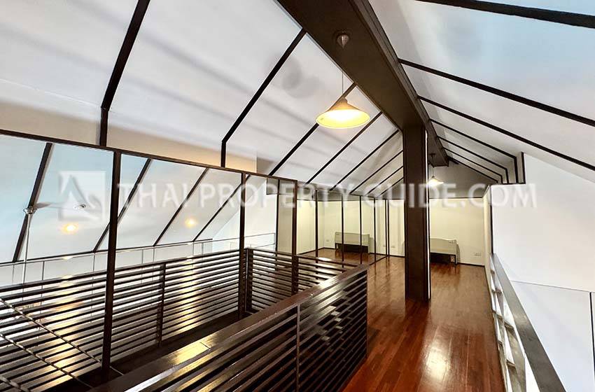 Penthouse in Phaholyothin 